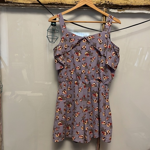 Floral short romper - Picture 4 of 5